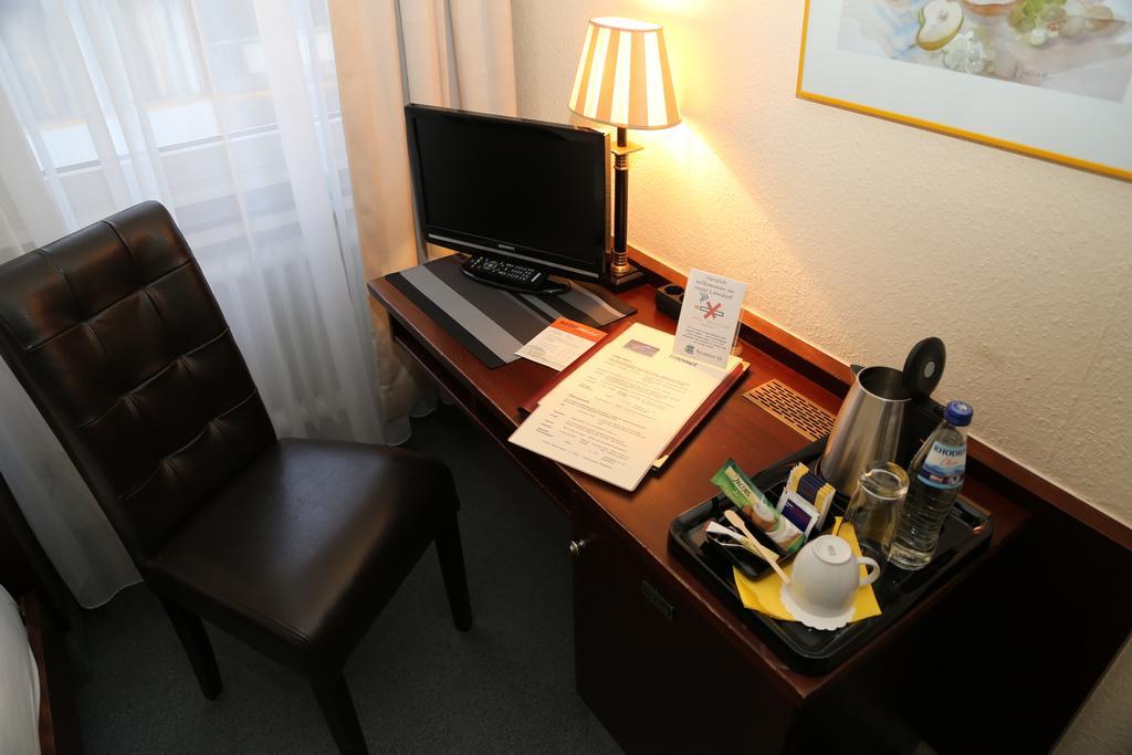 Hotel Loehndorf Бон Стая снимка