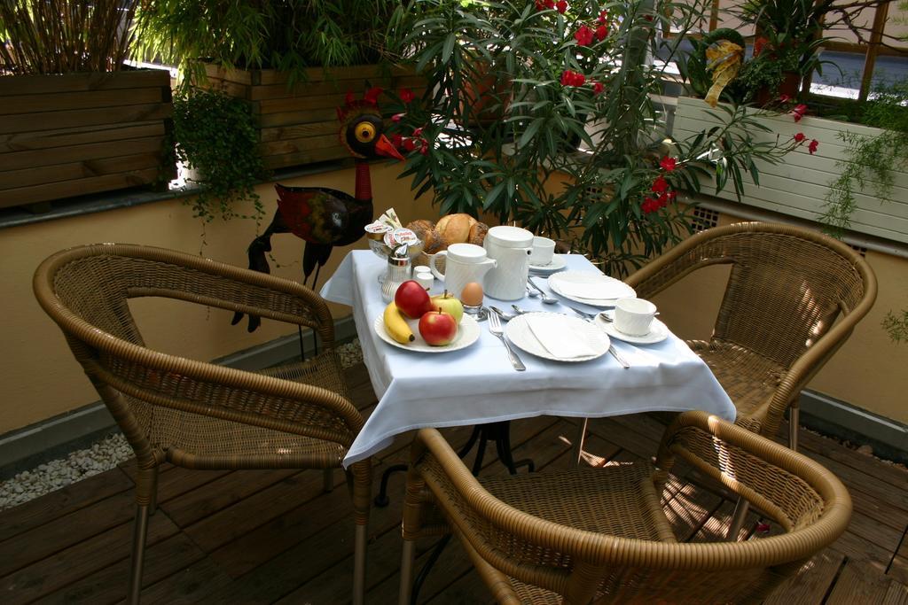 Hotel Loehndorf Бон Екстериор снимка