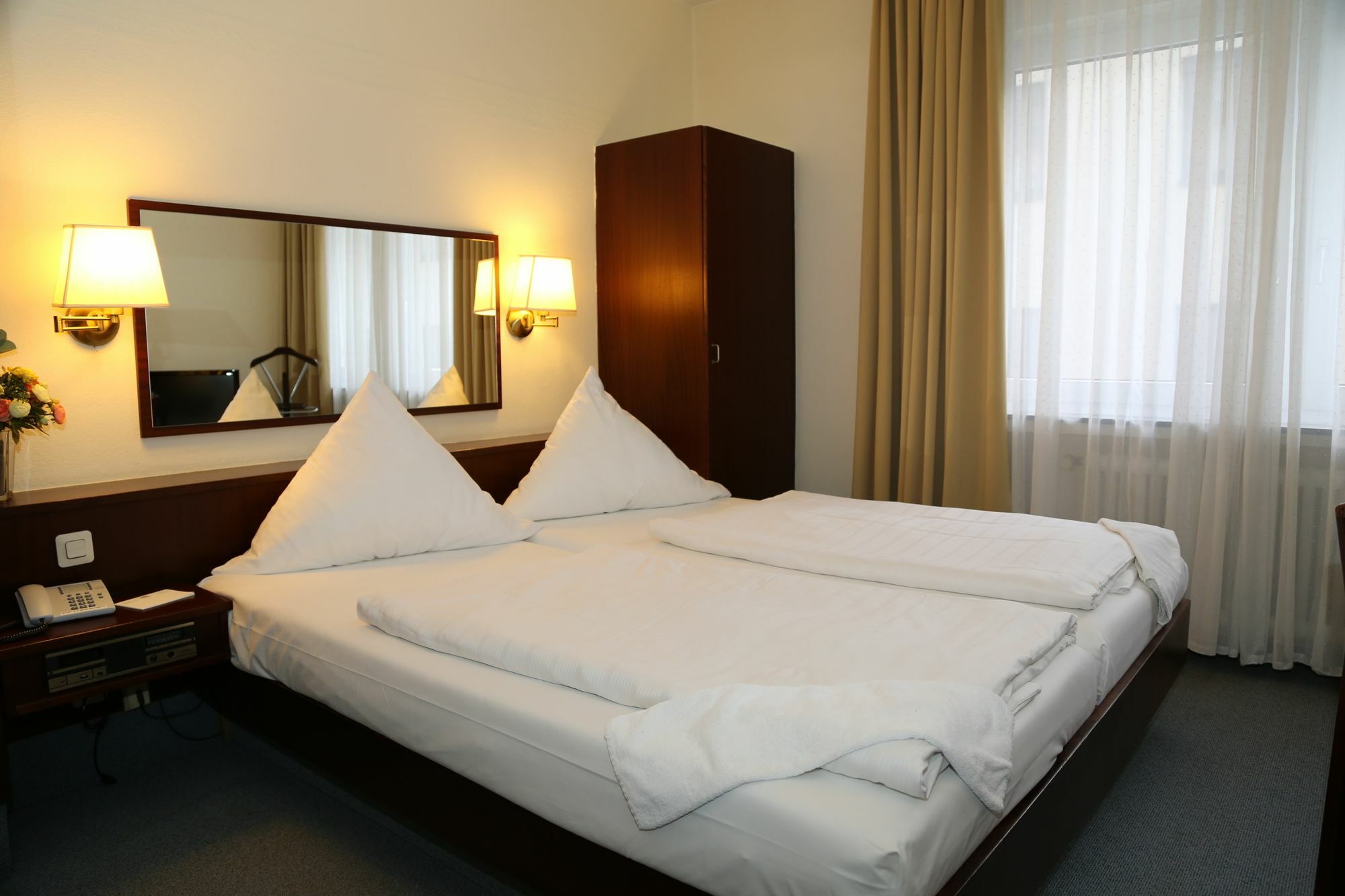 Hotel Loehndorf Бон Екстериор снимка